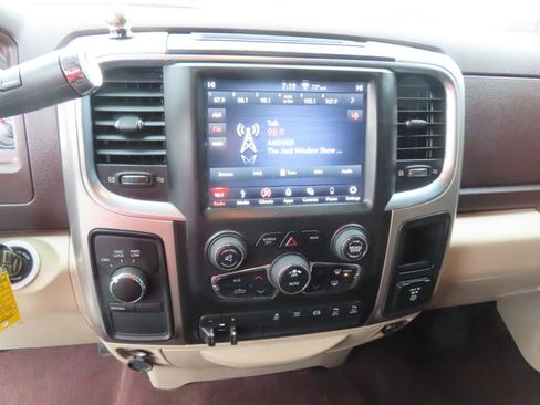 Used 2018 RAM 3500 SLT w/ Luxury Group AWD/4WD image 39