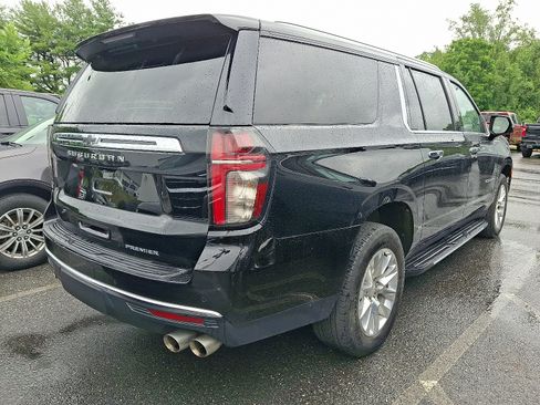 Certified 2023 Chevrolet Suburban Premier w/ Premium Package 2 AWD/4WD image 5