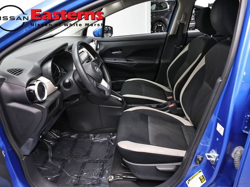 Used 2022 Nissan Versa SV FWD image 14