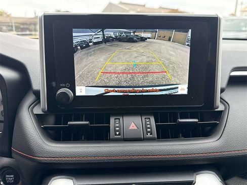 Used 2025 Toyota Corolla SE image 43