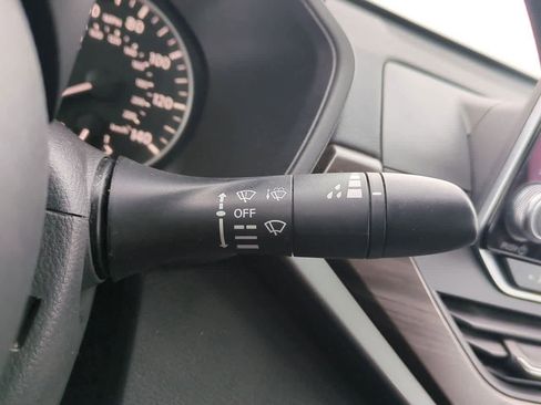 Used 2024 Nissan Altima 2.5 SV image 24