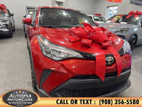 Used 2020 Toyota C-HR XLE image 7