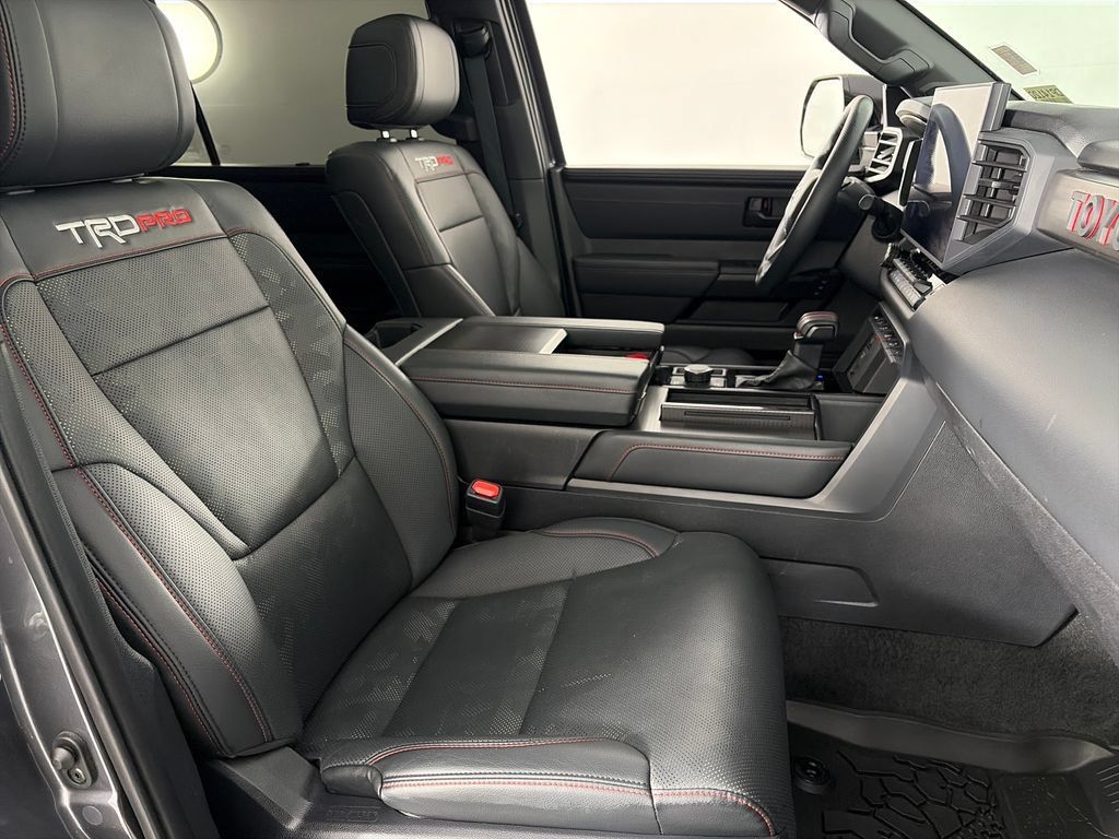 Used 2025 Toyota Sequoia TRD Pro AWD/4WD image 33