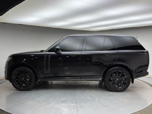 Certified 2024 Land Rover Range Rover SE image 2