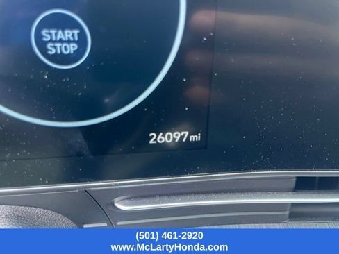 Used 2024 Hyundai Kona Limited AWD/4WD image 13