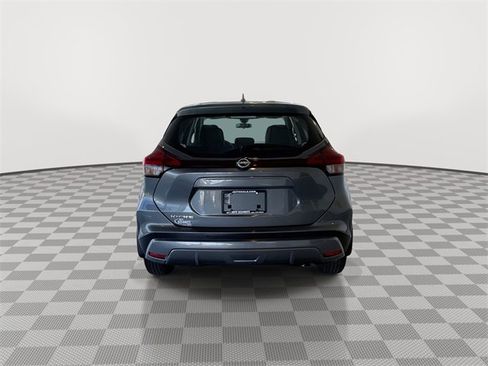 Used 2024 Nissan Kicks S image 9