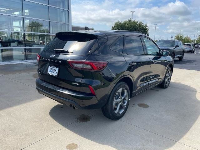 Certified 2023 Ford Escape ST-Line w/ Tech Pack #1 AWD/4WD image 5