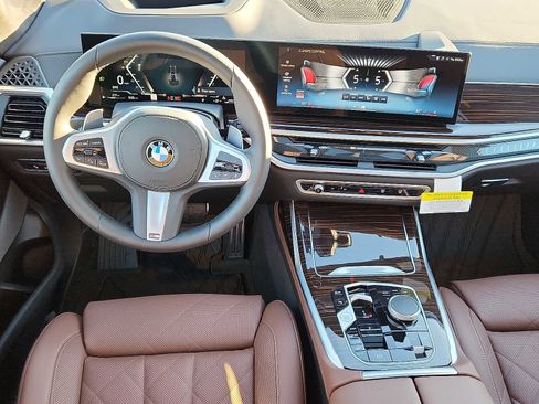 Used 2026 BMW X7 xDrive40i image 11