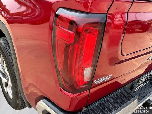 Used 2023 GMC Sierra 1500 SLT AWD/4WD image 23