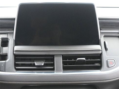 Used 2023 GMC Yukon XL SLT image 28