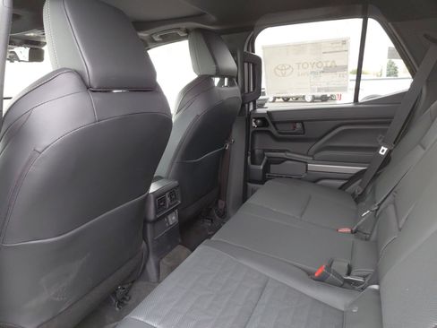 New 2025 Toyota 4Runner TRD Off-Road Premium AWD/4WD image 22