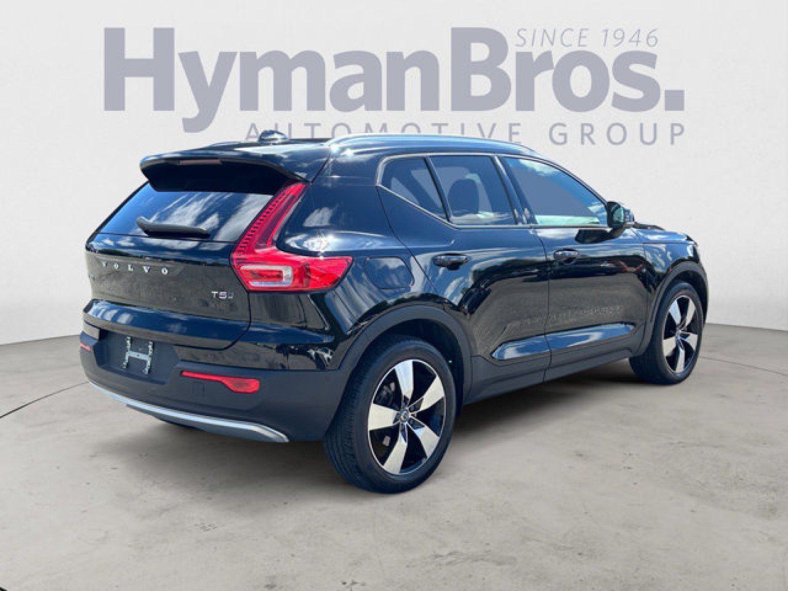 Used 2019 Volvo XC40 T5 Momentum AWD/4WD image 3