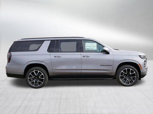 New 2026 Chevrolet Suburban RST image 6