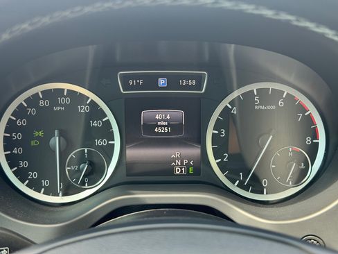 Used 2018 INFINITI QX30 Sport w/ Sport Leather Package image 21