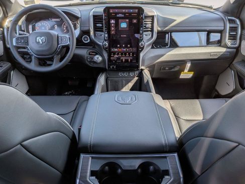 New 2026 RAM 1500 Laramie AWD/4WD image 31