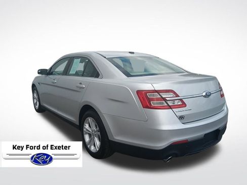 Used 2016 Ford Taurus SE FWD image 9