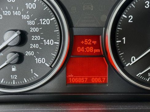 Used 2011 BMW 328i xDrive Sedan AWD/4WD image 13