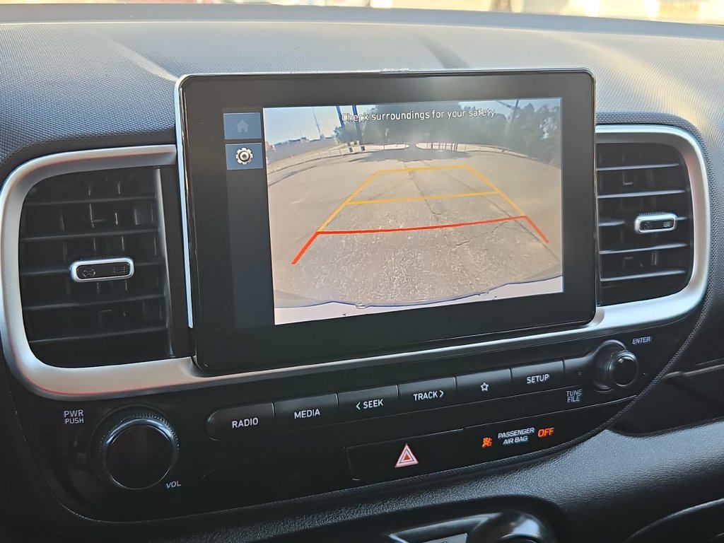 Used 2025 Hyundai Venue SEL FWD image 18