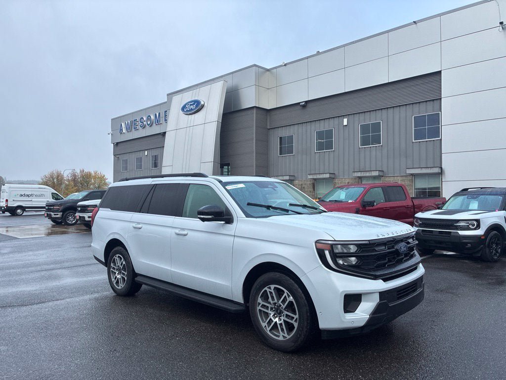 Used 2025 Ford Expedition Max Active AWD/4WD image 8