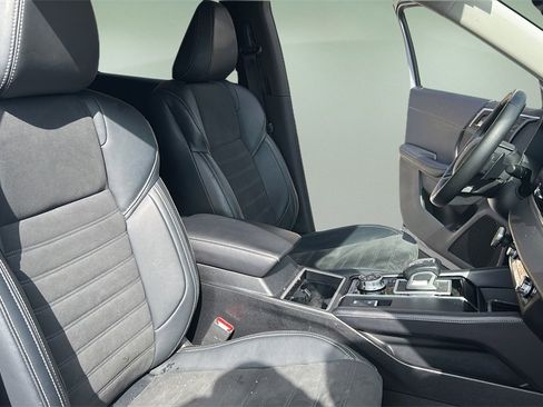 Used 2024 Mitsubishi Outlander SE image 15