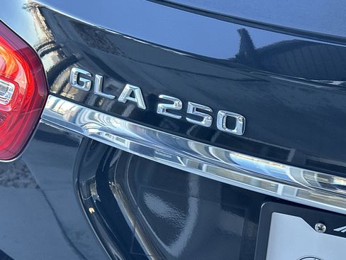 Used 2015 Mercedes-Benz GLA 250 4MATIC image 29