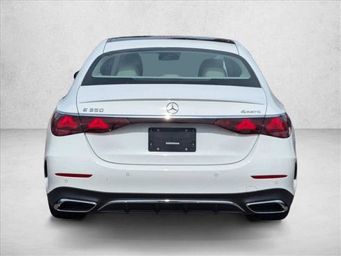 Used 2025 Mercedes-Benz E 350 4MATIC Sedan image 7