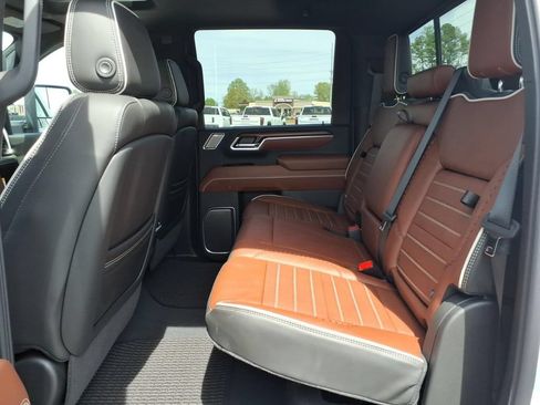 New 2026 GMC Sierra 2500 Denali Ultimate w/ Max Trailering Package AWD/4WD image 15