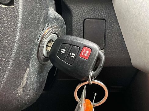 Used 2014 Toyota RAV4 LE FWD image 14