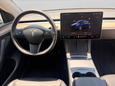 Used 2024 Tesla Model Y Long Range AWD/4WD image 15