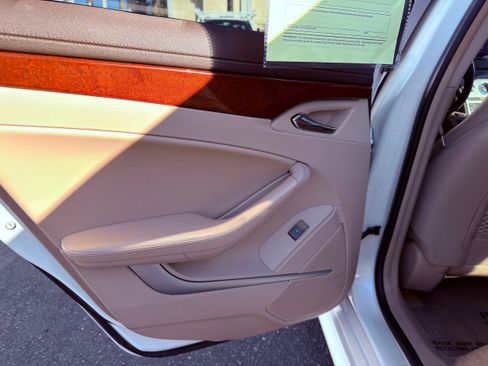 Used 2010 Cadillac CTS Luxury image 18