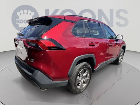 Used 2025 Toyota RAV4 XLE AWD/4WD image 4