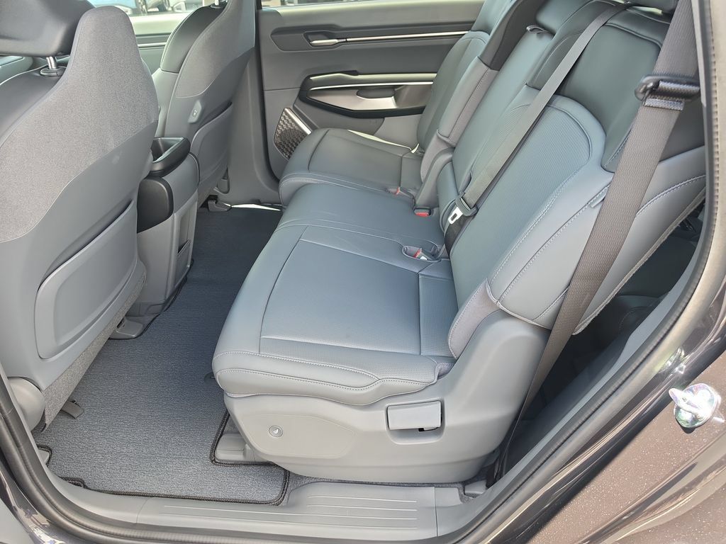 New 2026 Kia EV9 Light RWD image 17
