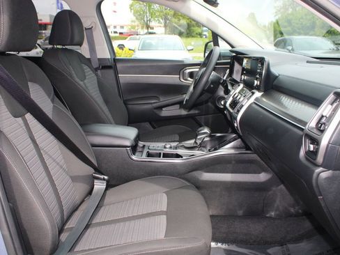 Used 2022 Kia Sorento LX FWD image 11