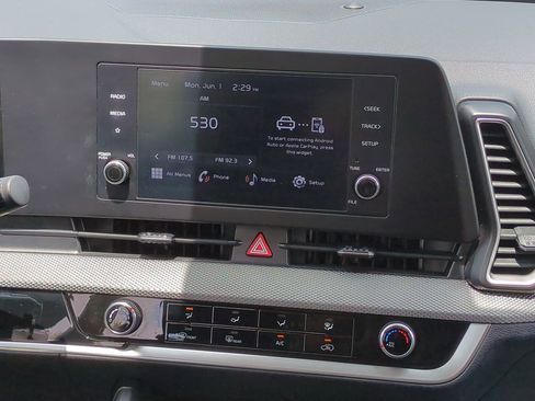 Used 2025 Kia Sportage LX FWD image 18