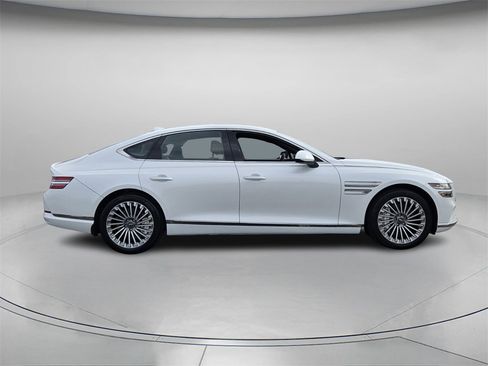 Used 2024 Genesis G80 image 4
