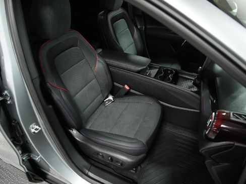 Used 2025 Chevrolet Blazer EV RS AWD/4WD image 17