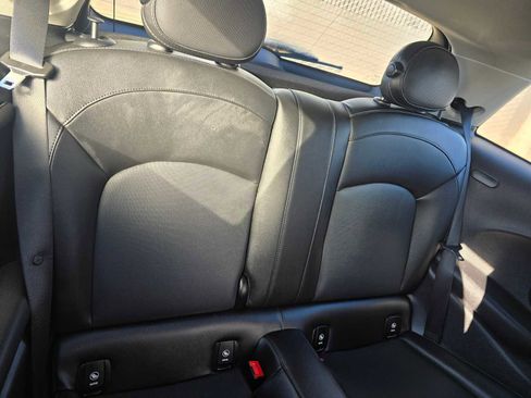 Used 2022 MINI Cooper 2-Door Hardtop image 13