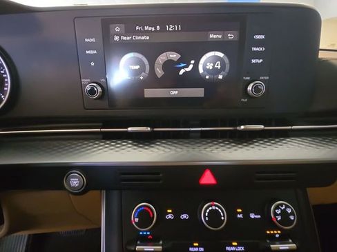 Used 2024 Kia Carnival LX FWD image 18