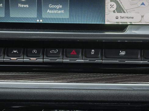 Used 2025 Chevrolet Silverado 1500 LT image 33