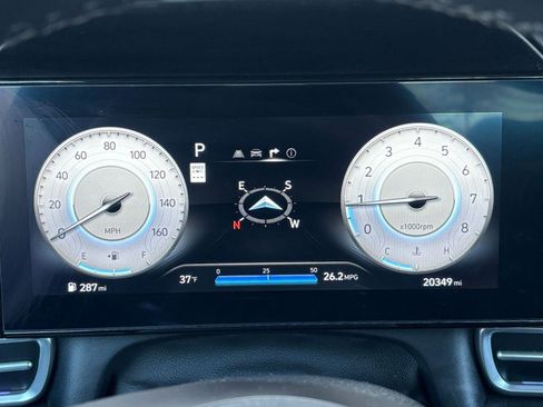 Used 2025 Hyundai Elantra SEL image 37