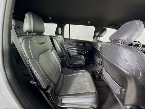 Used 2021 Jeep Grand Cherokee L Laredo image 27