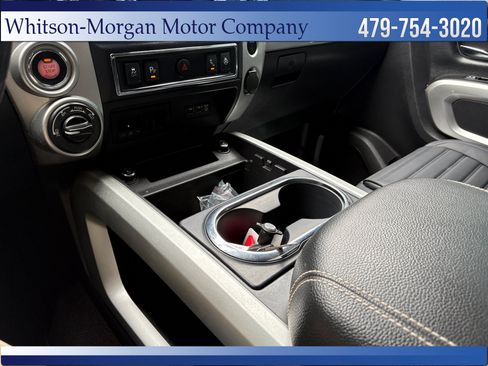 Used 2019 Nissan Titan PRO-4X w/ Pro-4x Convenience Package AWD/4WD image 27