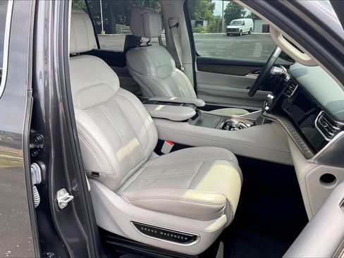 Used 2023 Jeep Grand Wagoneer L 4WD w/ Rear Seat Video Group 1 image 7