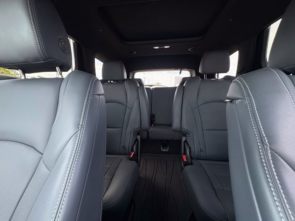 Used 2023 Buick Enclave Premium w/ Experience Buick Package FWD image 17