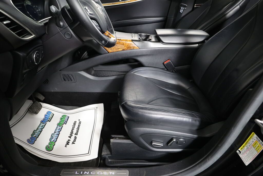 Used 2016 Lincoln MKX Reserve w/ Climate Package FWD image 13