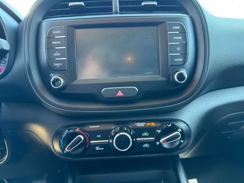 Used 2021 Kia Soul LX FWD image 26