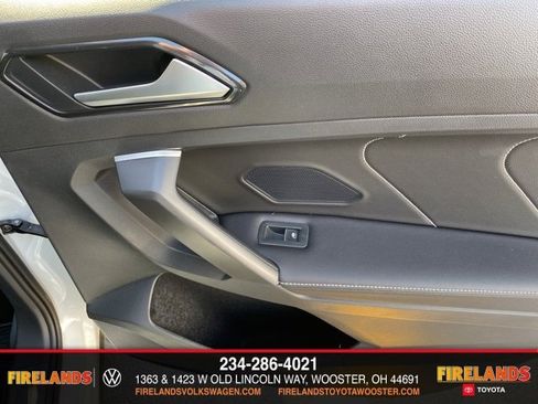 New 2024 Volkswagen Tiguan SE image 60