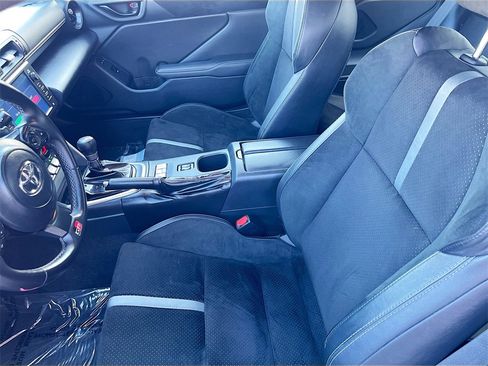 Used 2023 Toyota GR86 Premium image 20