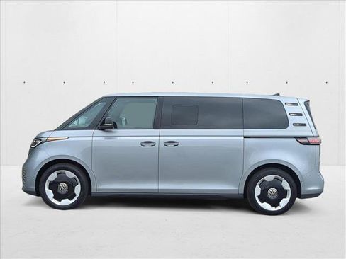 New 2025 Volkswagen ID. Buzz Pro S RWD image 10