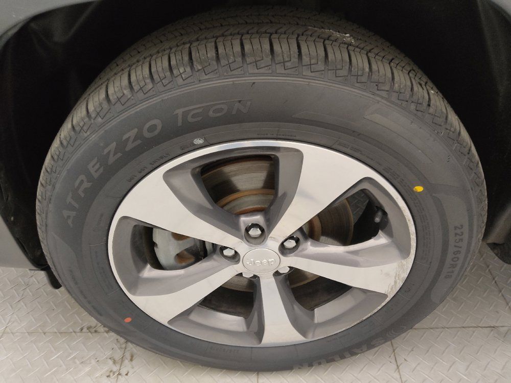 Used 2019 Jeep Cherokee Limited AWD/4WD image 31
